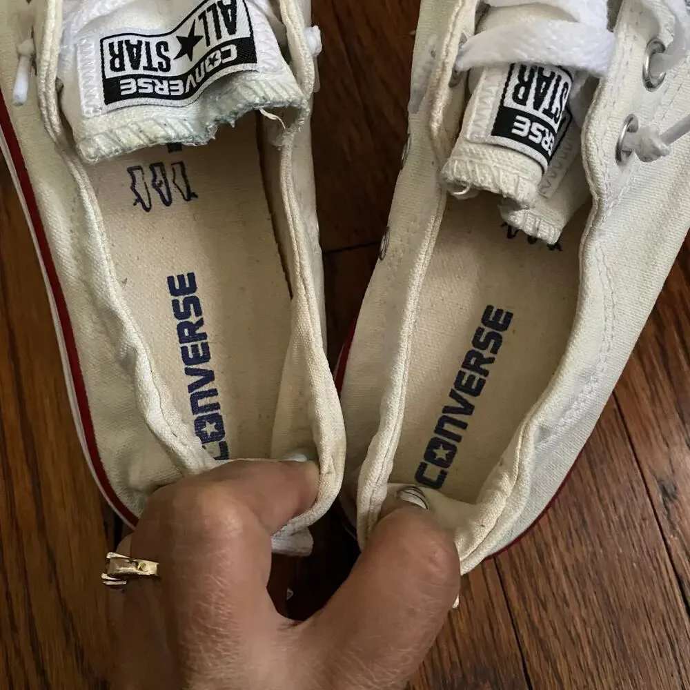 White Shoreline Slip On Low Top Sneakers Women’s 8 Converse